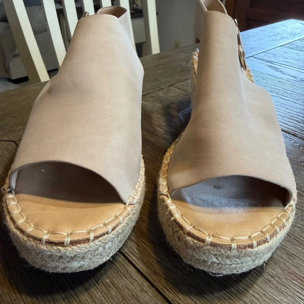 Catherine Malandrino Nude Espadrille Wedge Sandals Gold Buckle Size 8